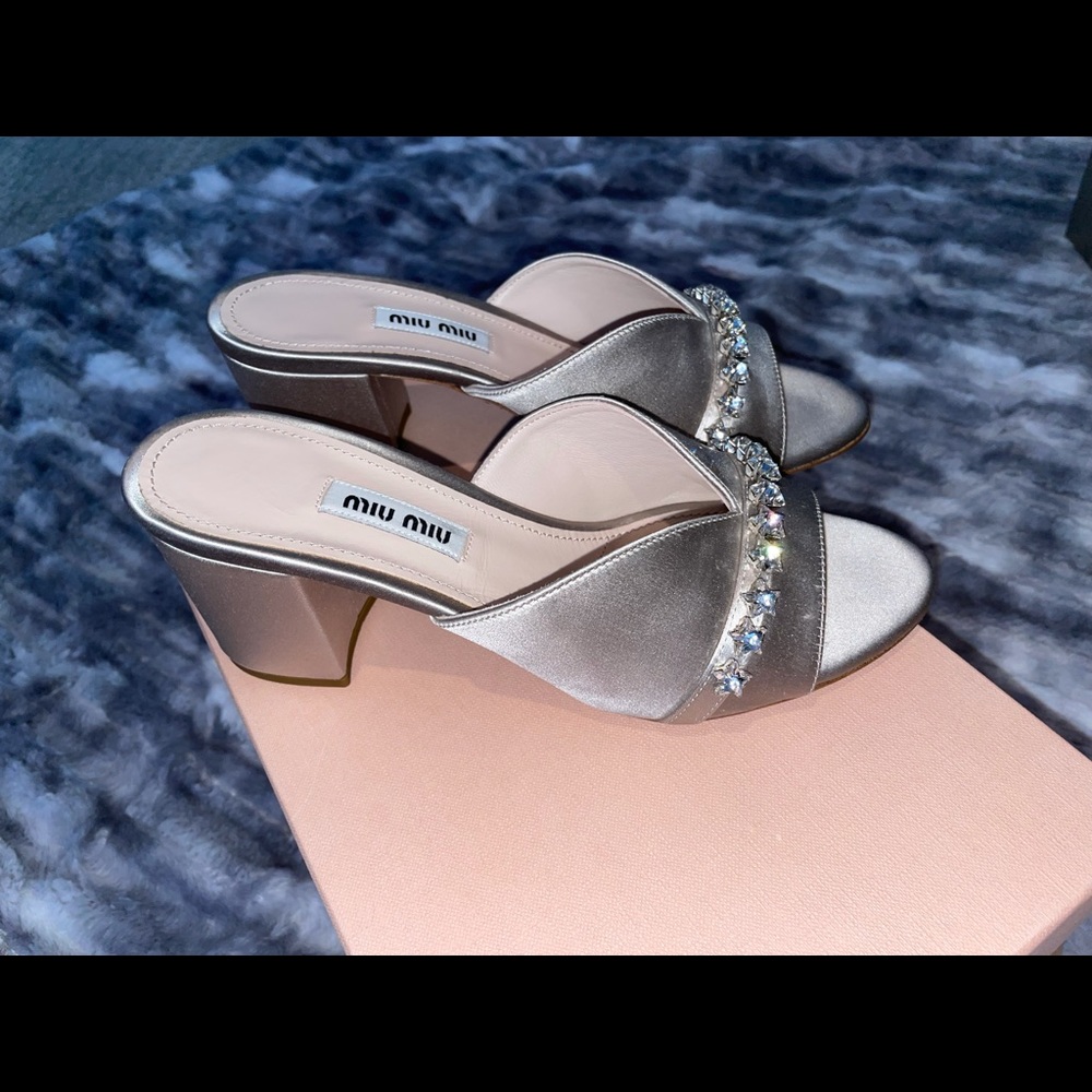 Miu Miu star mules
